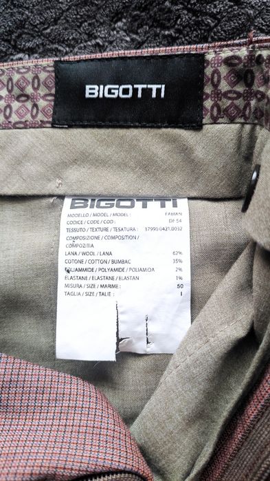 Rochie ocazie și pantaloni bărbat casual