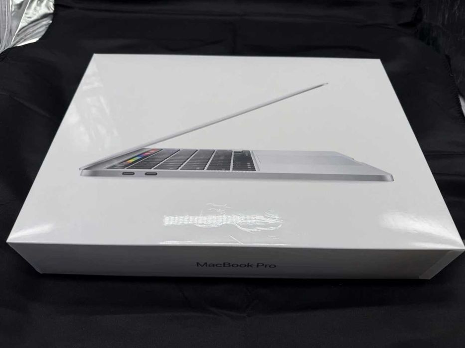 macbook pro 13inch  8/256gb corei5 + ideal karobka dakument zaryadka