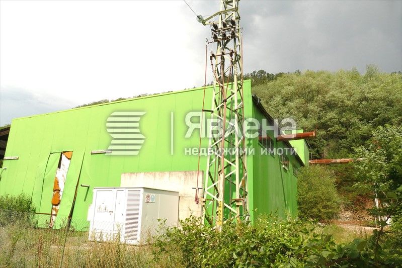 Продава се Магазин в с. Говежда, Област Монтана - 2674 кв.м за 138 €/кв.м - Снимка #3