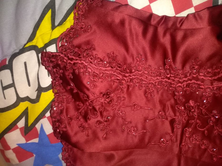 продавам бална рокля