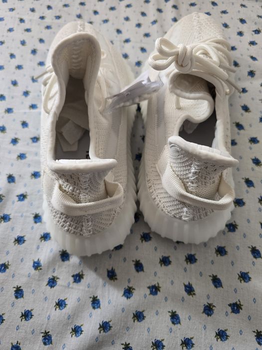 Adidasi yezzy 350