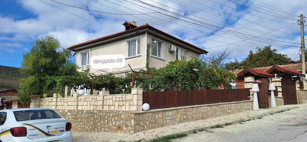 ПРОДАВА къща  в  гр.  ДЕВНЯ