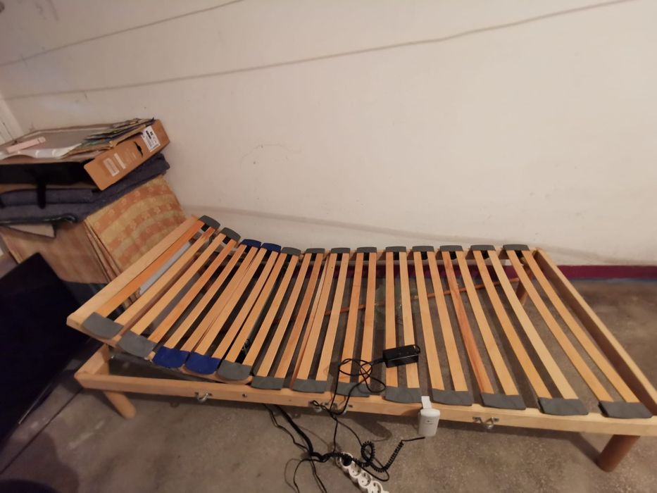 Pat medical cu ridicare electrică