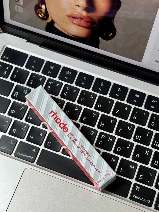 Продам блеск Rhode peppermint glaze