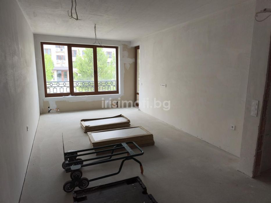 Продава се Двустаен апартамент в София, Кръстова вада - 69 кв.м за 3769 €/кв.м - Снимка #1