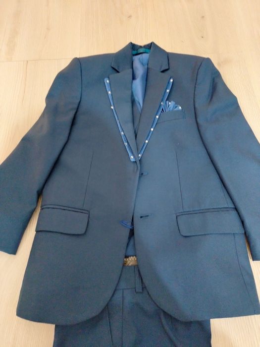 Хороший костюм для мальчика