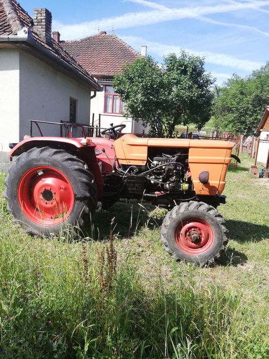 Vând Tractor u445 DT