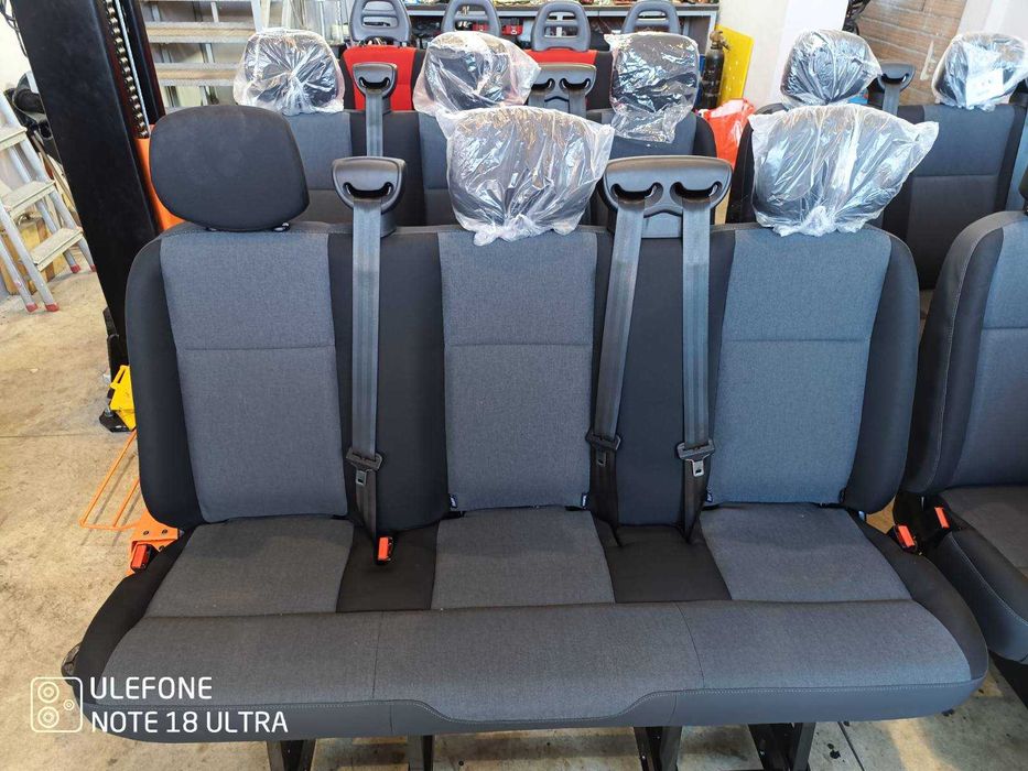 Седалки за Бус Тройки със колани