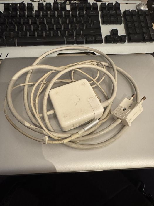 Incarcator original macbook pro