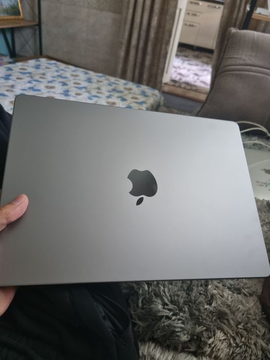 Macbook Pro M3 8/512 GB