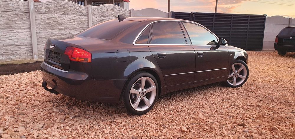 Audi A4 2.0 TDI *** Automatic+ Tapiterie piele+ Navigatie MMI***