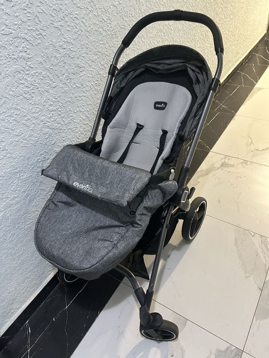 Срочно продам коляску evenflo