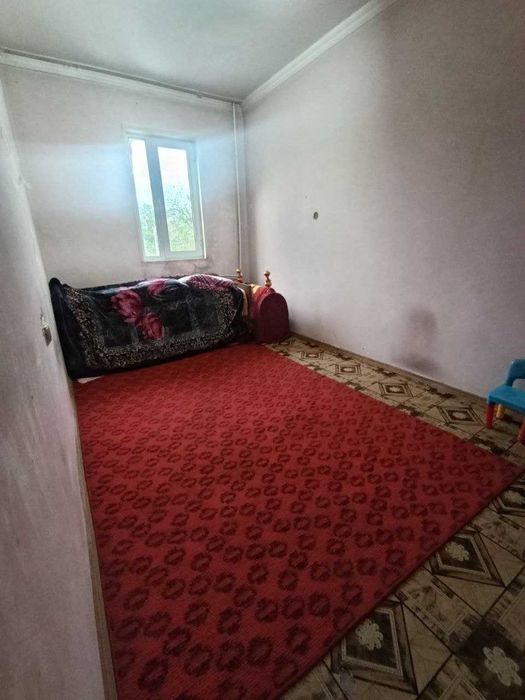 Продается квартира в Мирабадском районе Куйлюк массив-4, 3х ком 2-этаж