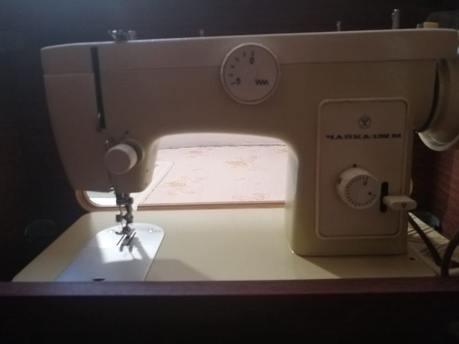 Швейная машинка "Чайка".