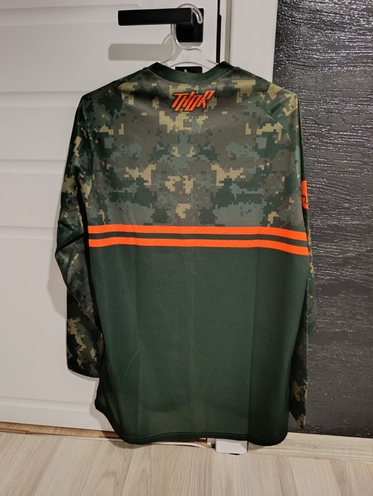 Мото екип/Чисто нов