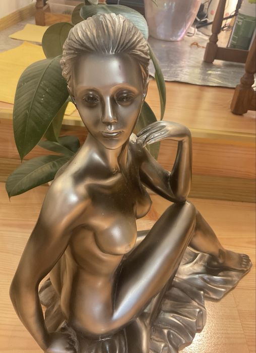 Statueta femeie nud