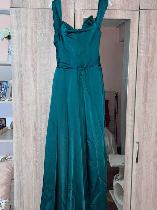 Абитуриентска рокля