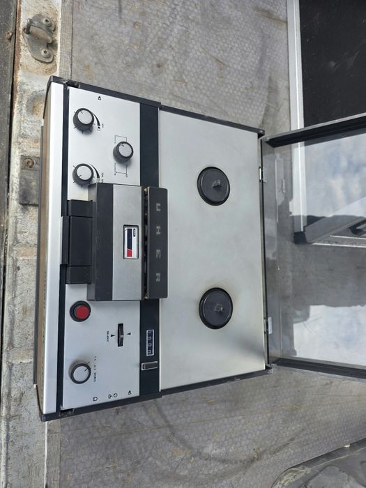 Vand magnetofon Uher