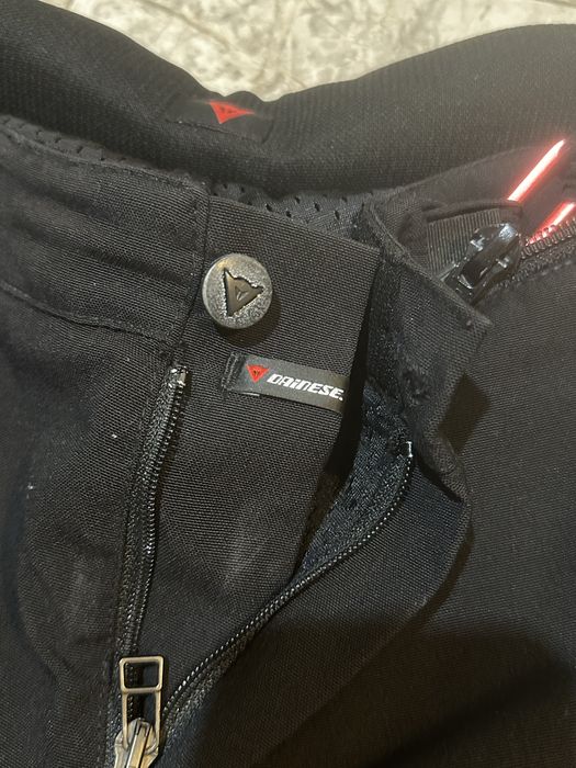 Pantaloni Dainese pentru motor