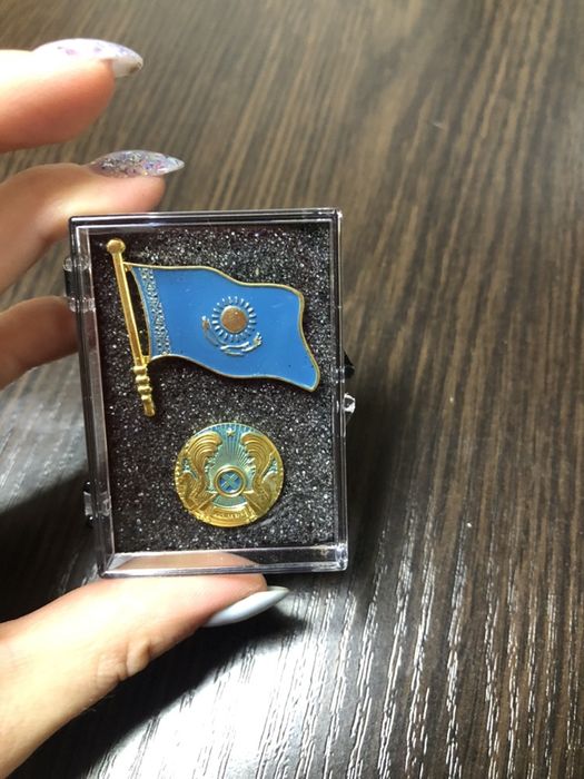 Значки флаг + герб РК