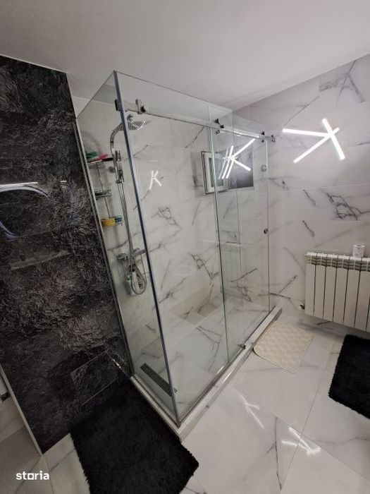- Apartament 3 camere, suprafata totala 81mp, zona Strada Garii. Etaj