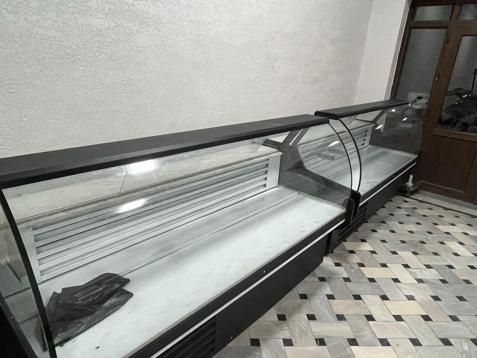 Новый витриный холодильники