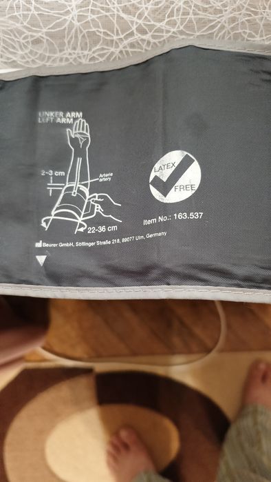 Tensiometru automat de braț