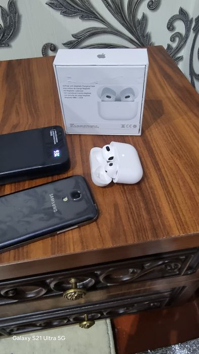 Airpods powerbank samsung s3mini telefon sotiladi