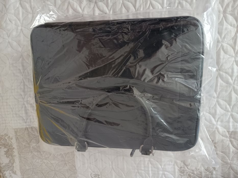 Кожена чанта /куфарче/ Mango