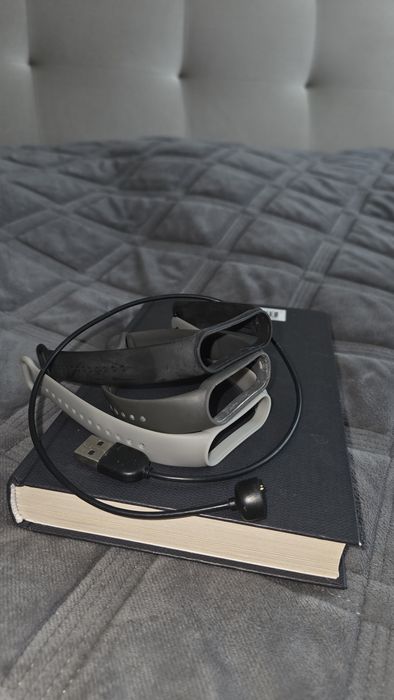 Ремешки и з/у на фитнес браслет mi band 5