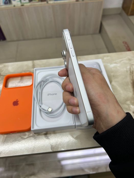 iPhone XR в корпусе iPhone 17 Pro