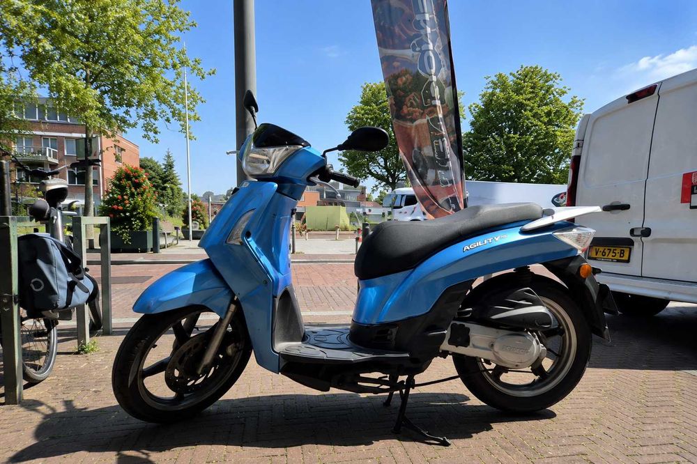 Кимко Пийпъл С 50cc – резервни части / продава се и цял скутер