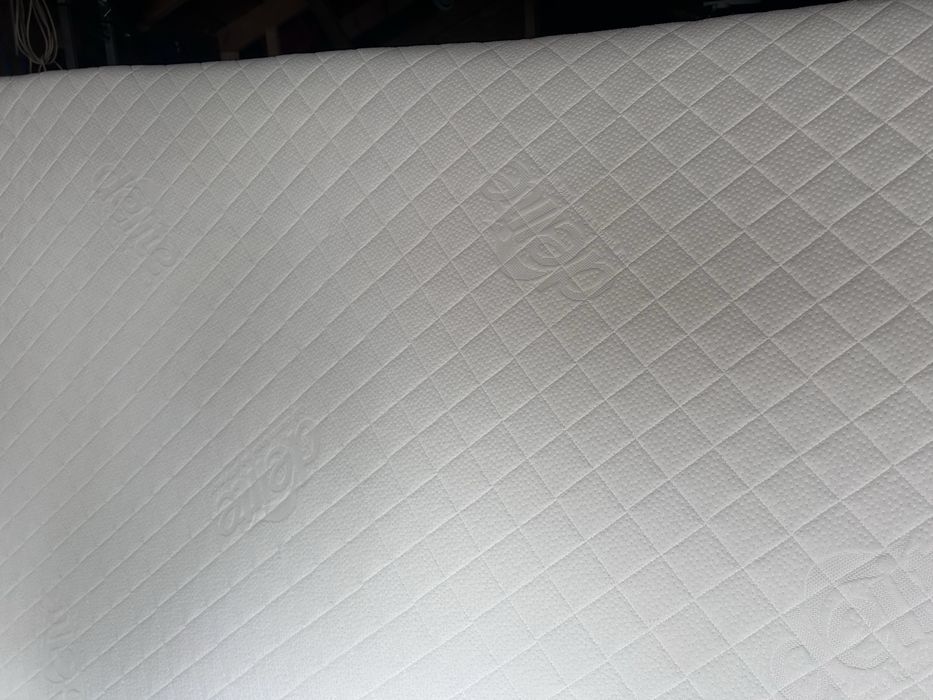 Saltea 160x200 si 180x200 stare buna , groasa calitativa