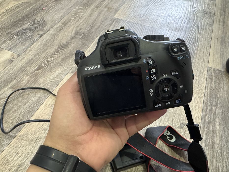 Фотоаппарат Canon EOS1100D