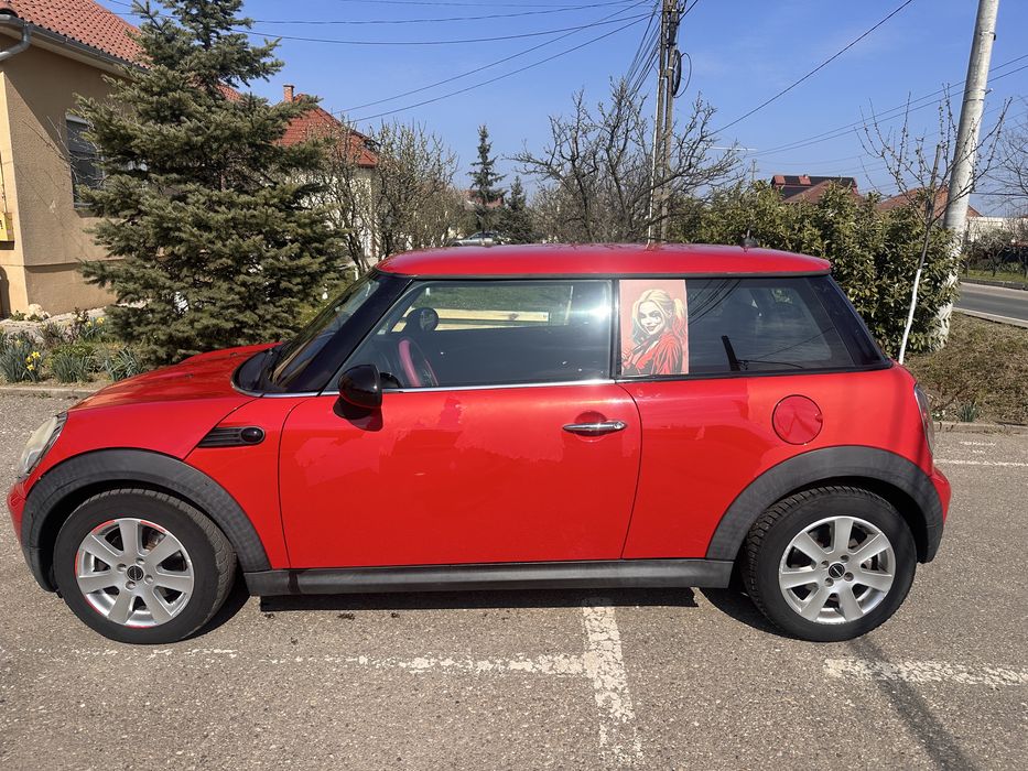 Vand Mini Cooper-N model ME31  an 2007 benzinar,95 cai ,motor 1.4