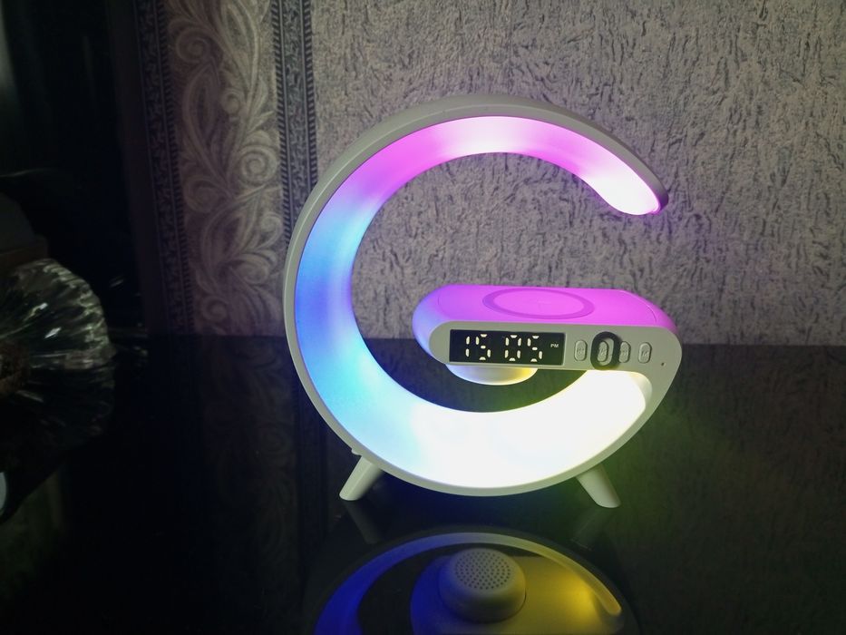 Продам зарядный bluetooth часы.