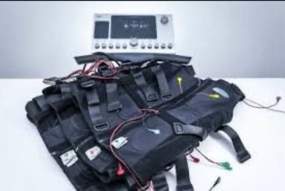 Vand aparat Miha Bodytec ca nou! Pachet complet , veste, accesori !