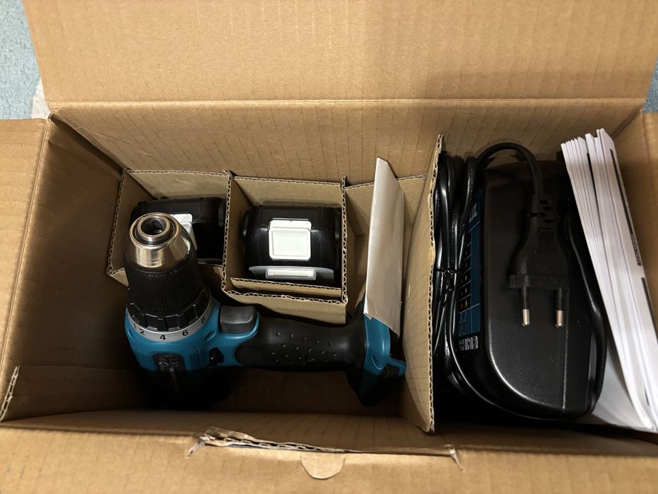 Makita DDF453SYX4 – Nouă, Nefolosită – 18V LXT, 2 baterii + încărcător
