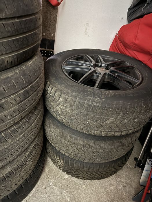 Jante cu cauciucuri de iarna SUV R17