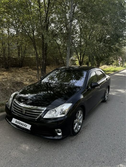 Toyota Crown 2010