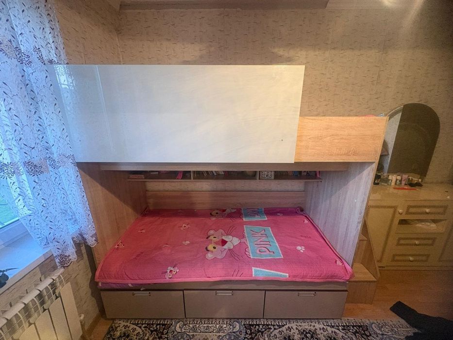 Двухъярусная кровать