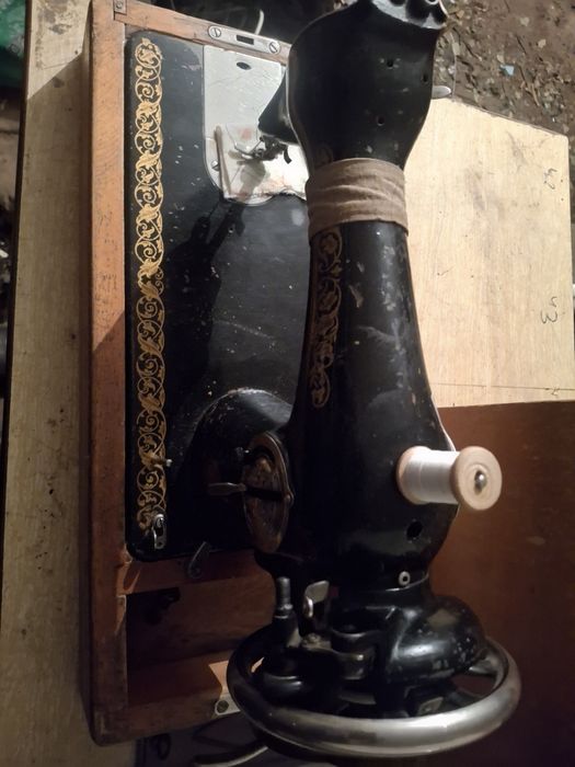 Продам швейную машинку