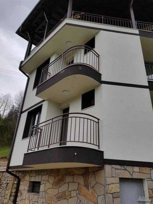 Къща за гости Мечата дупка Момчиловци