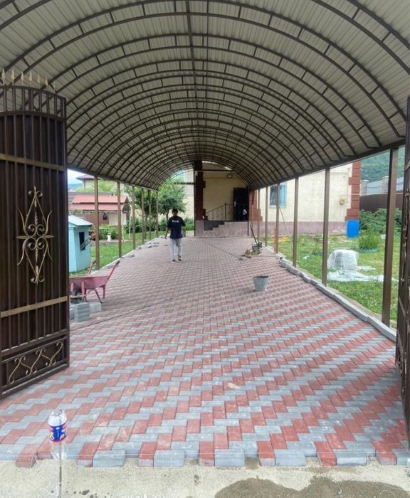 Кирпичик, Ландхаус