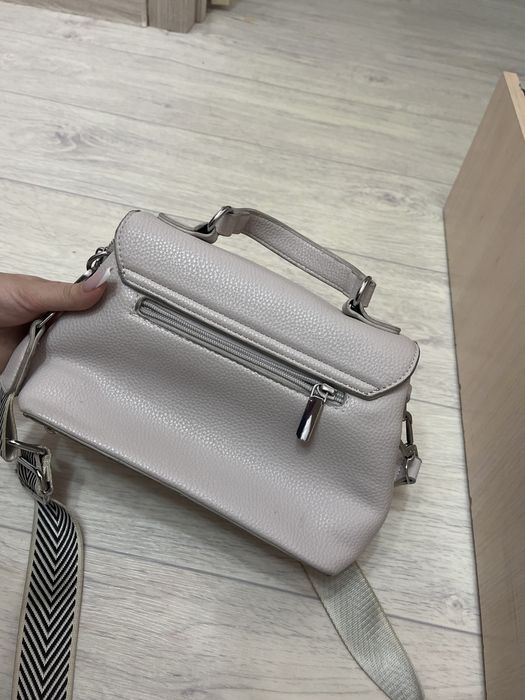 Продам женскую модную сумку