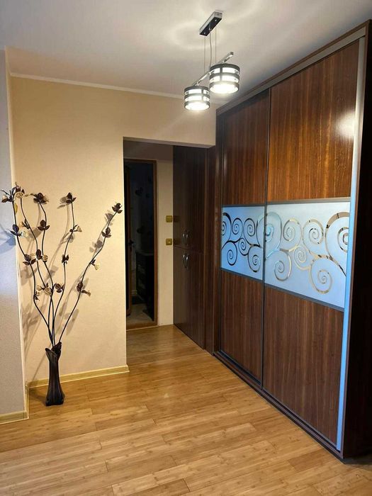 Persoana fizică,închiriez apartament 2 camere 56 m²