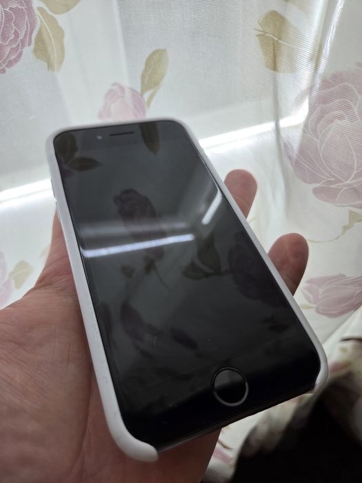 продам Айфон 8 !!