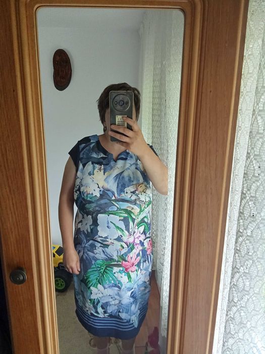 Rochie cu imprimeu floral mărimea xl