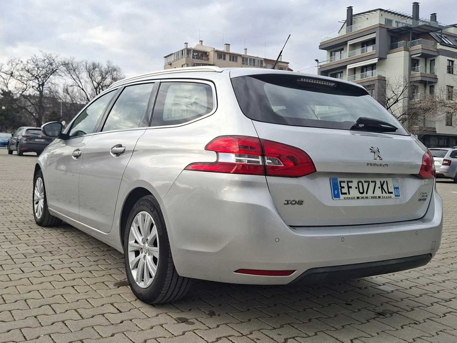Автомобил Peugeot 308 1.6 HDI