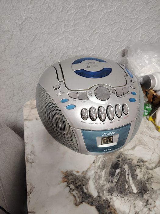 Радиоприемник с магнитолой